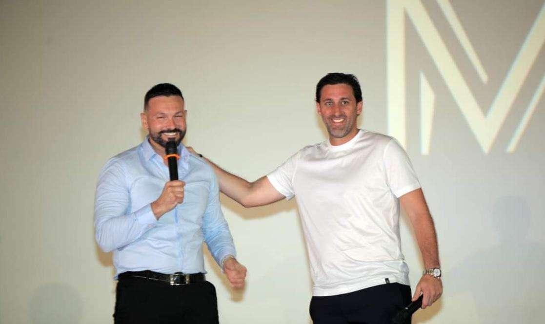 Bitonto, che festa all'Inter Club con Milito: bagno di folla per l'attaccante argentino