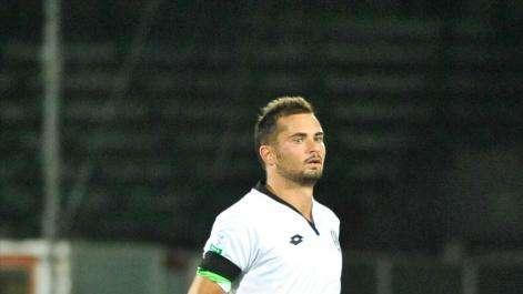 Il mercato a mezzanotte - Bari, conferme su Sion-Basha. Fidelis, ora le cessioni. Lecce, Schiavone in regia. Bisceglie, cinque in prova