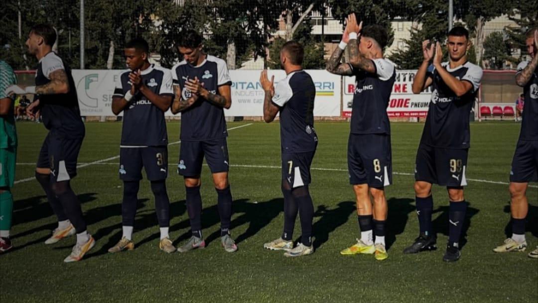 Cosmano Sport-Soccer Trani sospesa sullo 0-2: infortunio  per il direttore di gara