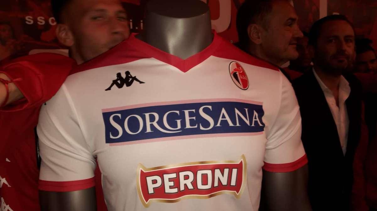 Bari-Catanzaro, i precedenti: bilancio positivo, ultimo confronto nel 2006. In C dopo 64 anni 
