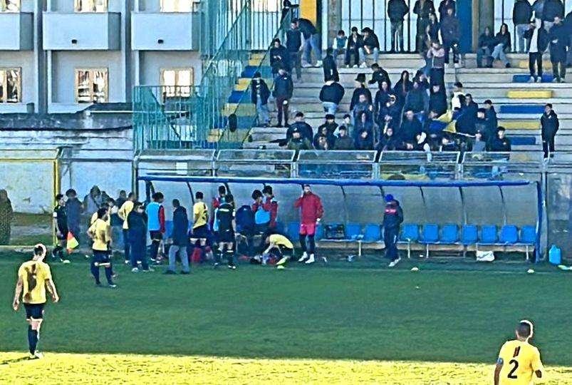 Ostuni-Novoli: bomba carta ferisce due calciatori, il comunicato del Novoli 