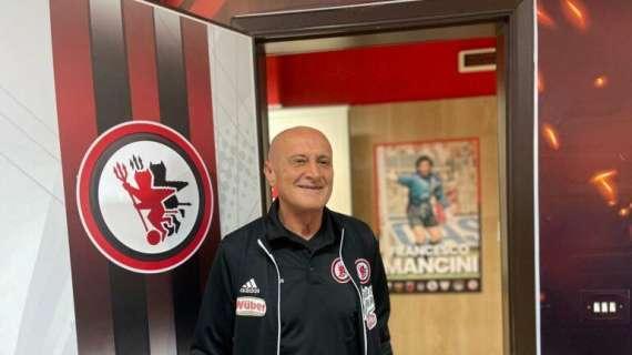 Foggia, Rossi: "La tifoseria ci aiuti, i calciatori mi hanno dato la loro disponibilità"