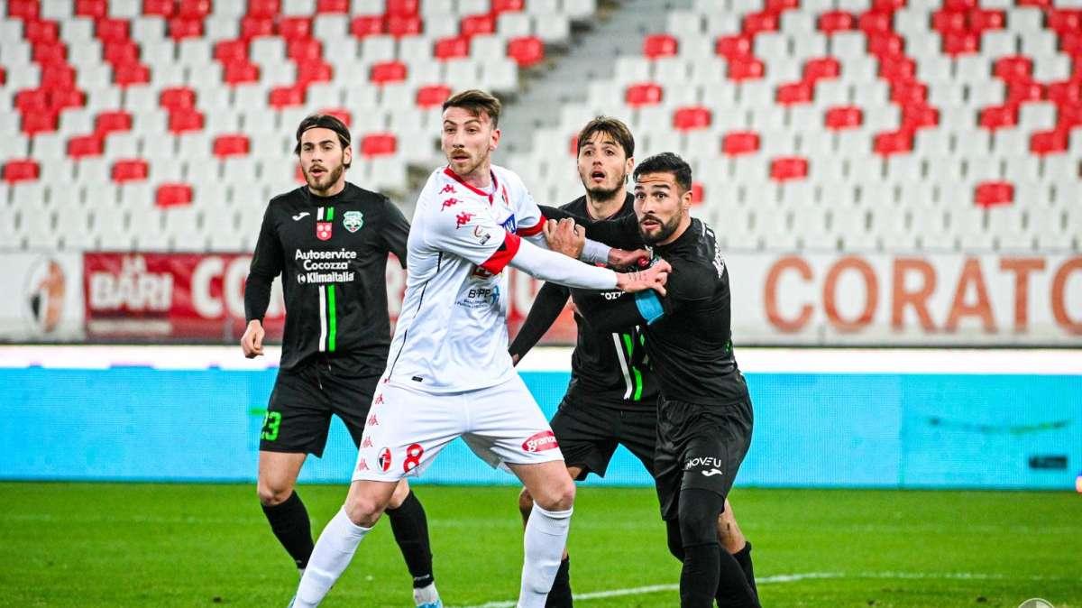 Le probabili formazioni di Juve Stabia-Bari - Conferma per la coppia offensiva?