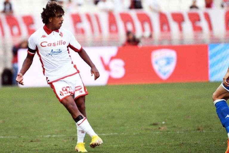 Bari, Dorval: "Felice per il gol, ora continuiamo così"