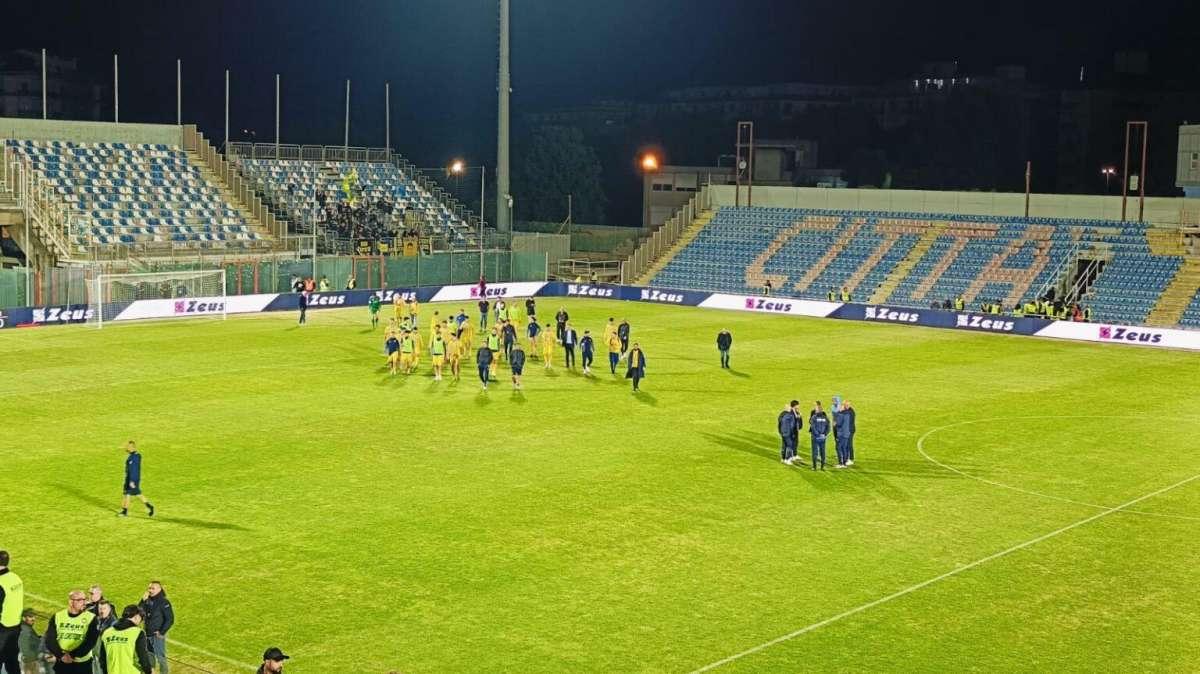 Il Cerignola esce da imbattuto ma non passa il turno: allo Scida termina 1-1
