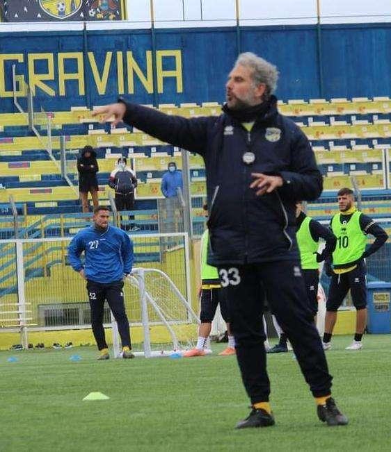 UFFICIALE - Gravina, termina l'interregno Gaburro: il tecnico si è dimesso. Saluta anche il ds Maule