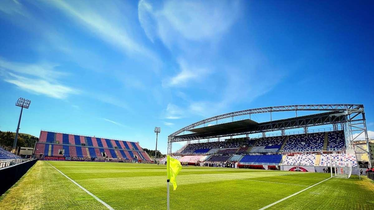 Le probabili formazioni di Crotone-Cerignola: previste rotazioni, ancora out Leonetti