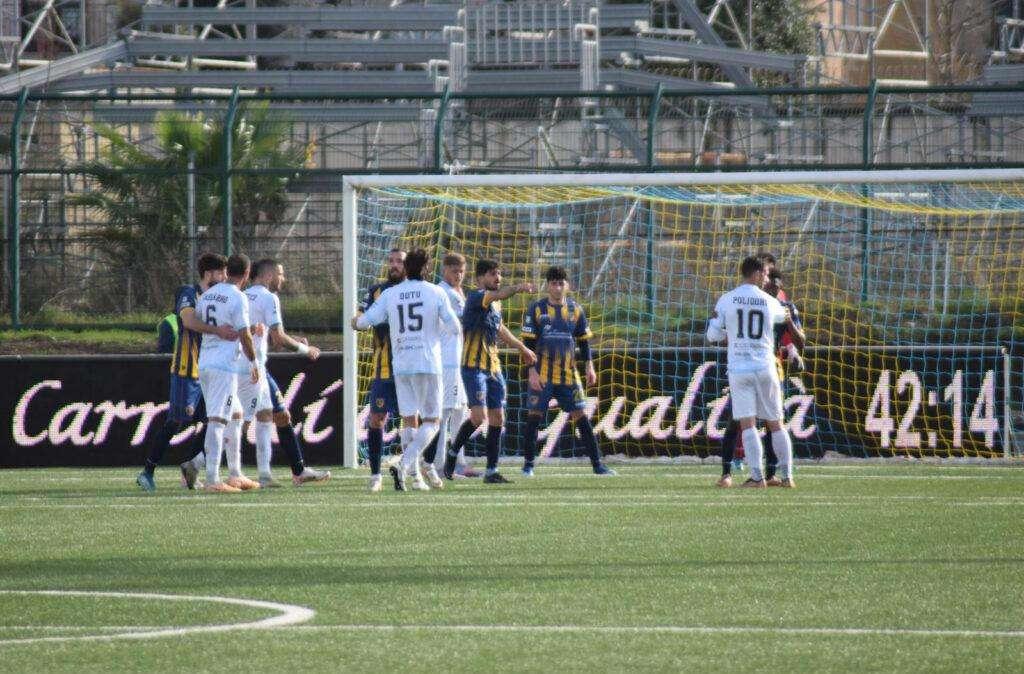 Virtus Francavilla, contro il Giugliano altra sconfitta al fotofinish: 2-1 al De Cristofaro