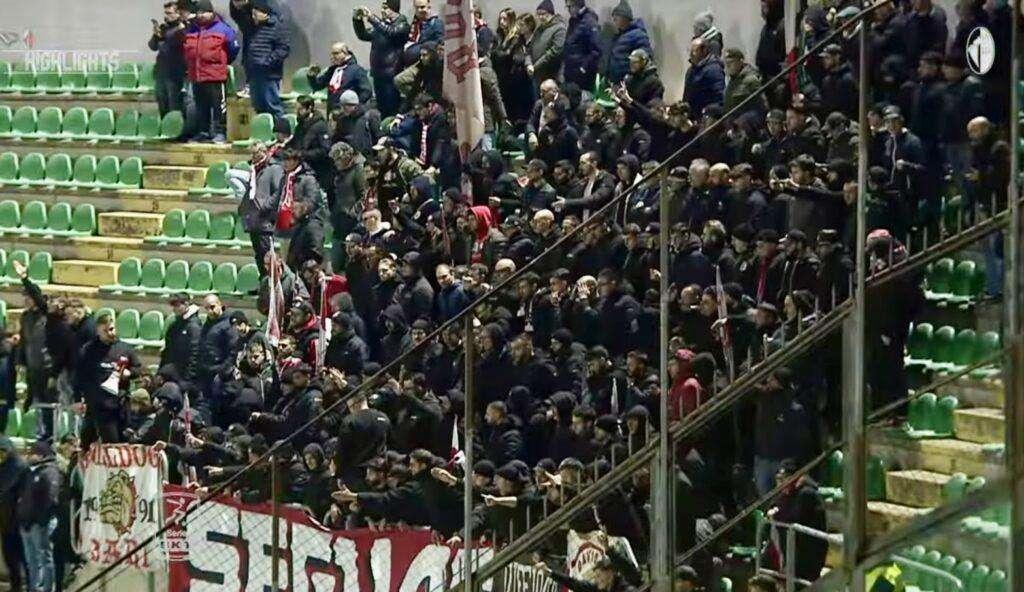 Bari, settore ospiti esaurito per la sfida di Avellino