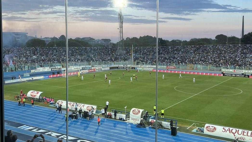 Le formazioni ufficiali di Pescara-Foggia: c'è Ogunseye, Leo titolare