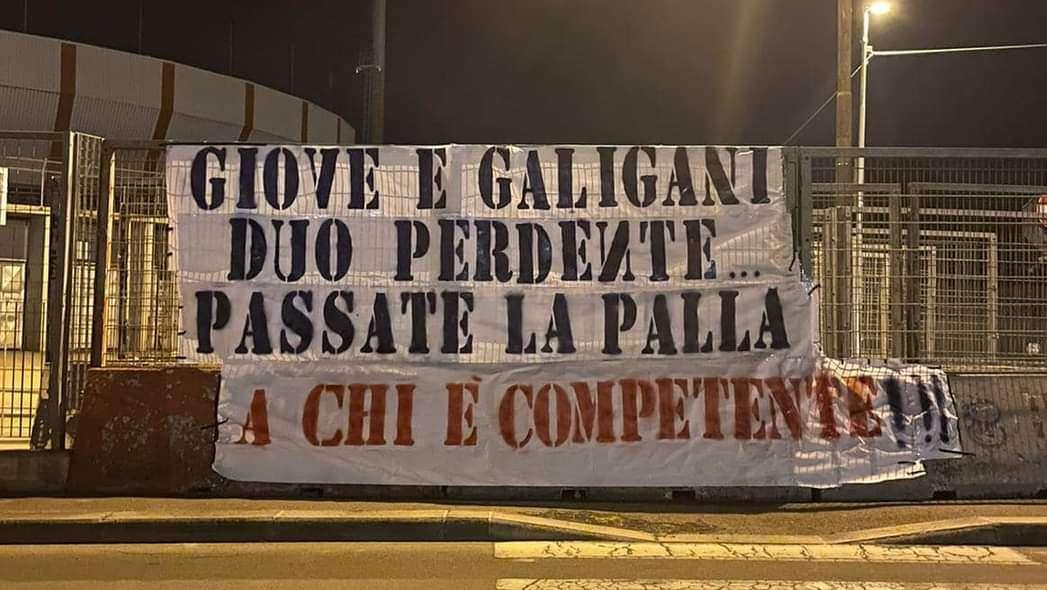 Taranto, continuano le proteste verso la società dopo l'esonero di Montervino