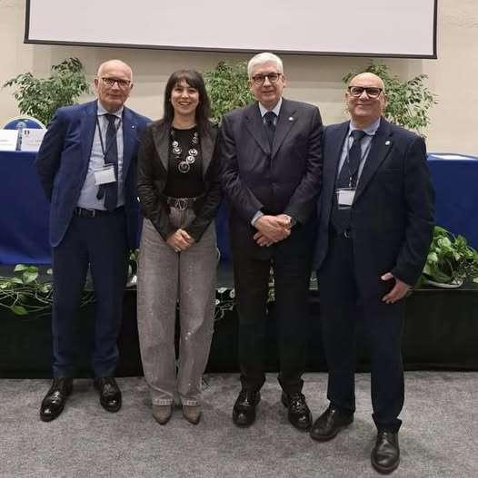 Tisci &egrave; il secondo da destra