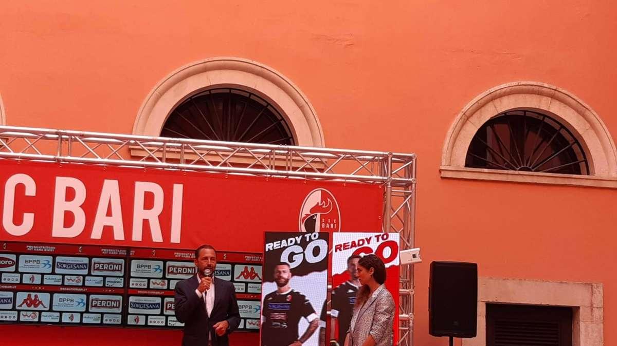 Bari, il pres. De Laurentiis: "Voglio calciatori affamati e disposti a tutto"