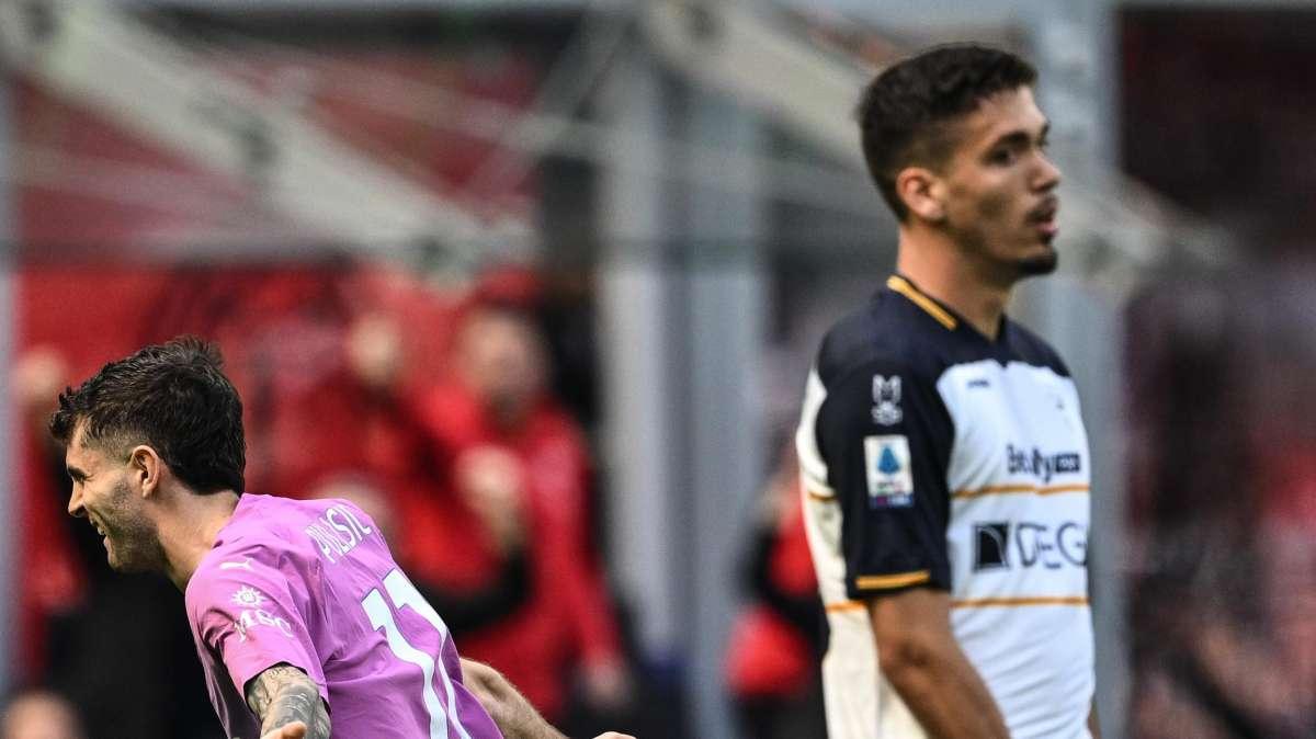 Il Lecce incassa tre reti dal Milan a San Siro: episodi arbitrali sconfortanti 