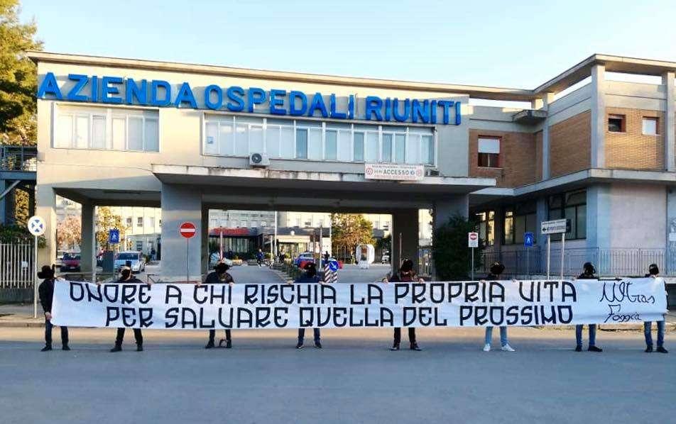 Foggia, gli ultras: "Onore a chi rischia la vita per salvare quella del prossimo"