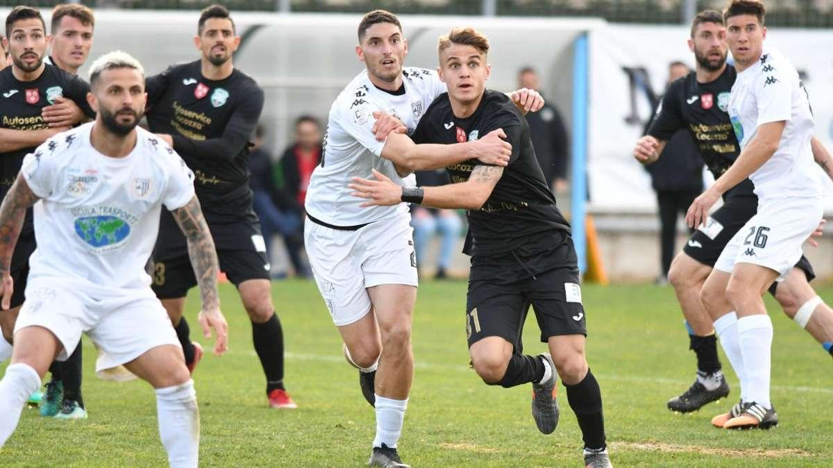 Le formazioni ufficiali di Monopoli-Palermo: a centrocampo Tazzer al posto di Zambataro 