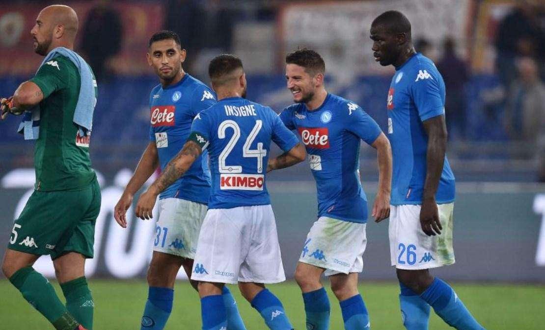 Napoli, bando alla scaramazia: la città ci crede