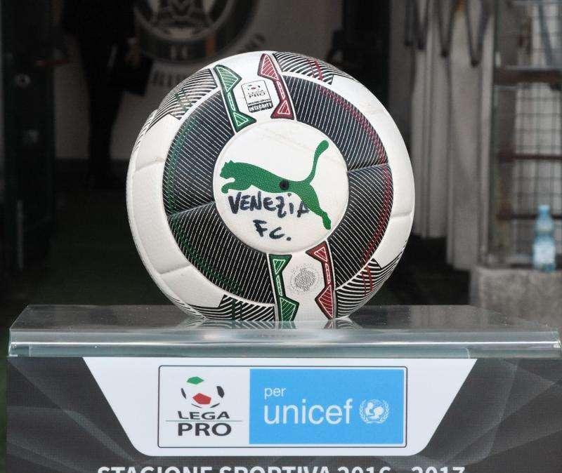Pallone Lega Pro
