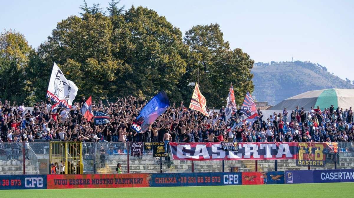 Tre punti e applausi per la Casertana. Rileggi la nostra diretta