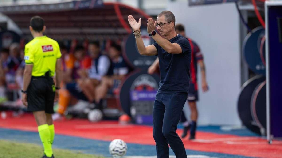 Longo carica il Crotone: “Servono 90 minuti di equilibrio e intensità contro la Casertana”