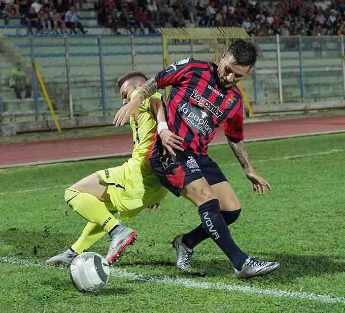 I tifosi ci sono, la squadra ed il risultato no: i difetti del 4-3-3 di Tedesco. I fischi non vanno minimizzati