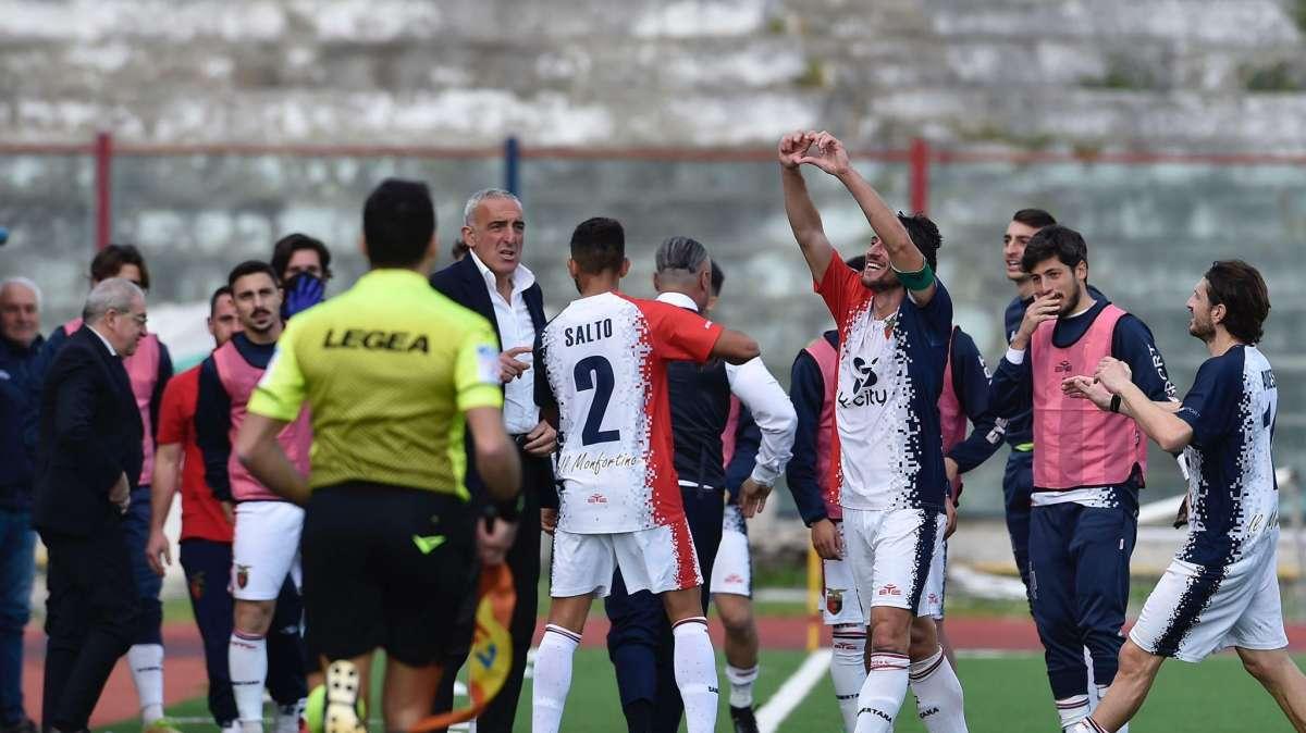 Esultanza gol Favetta
