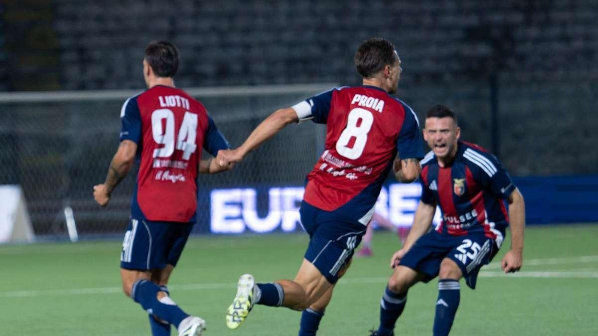 La Casertana non molla mai e punisce il Catania nel recupero. Rileggi la nostra diretta