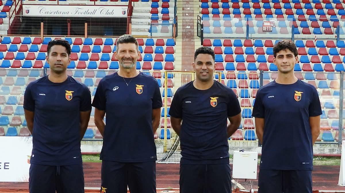 Espinal e il suo staff 