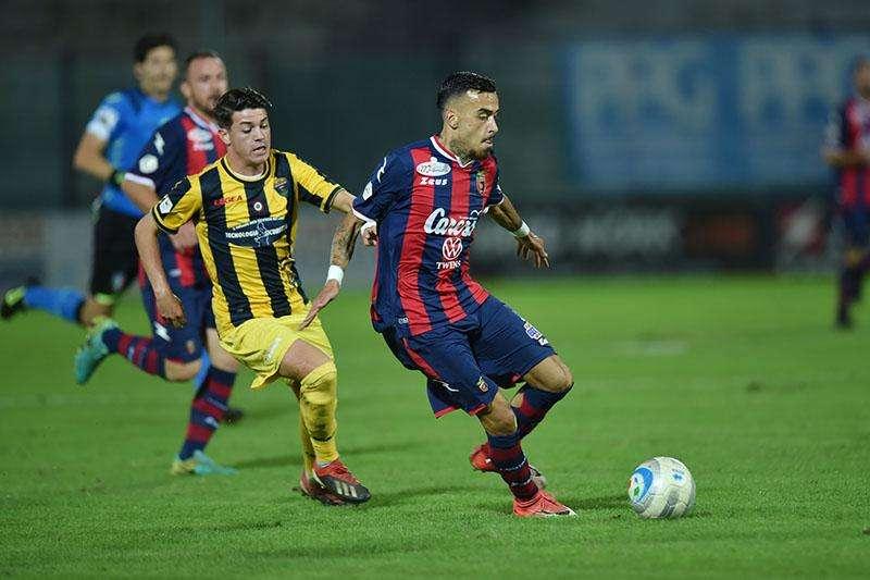 Adamo in azione