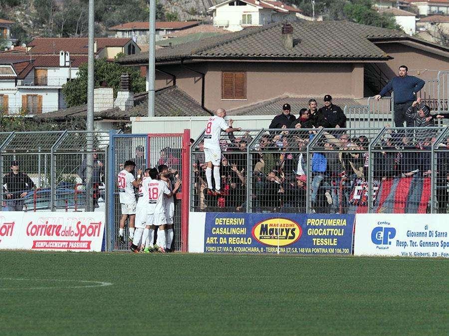 Esultanza Casertana a Fondi 