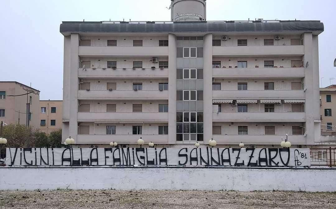 Lo striscione dei Fedayn Bronx