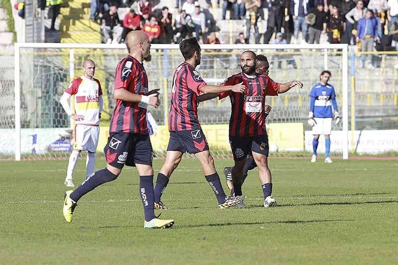 Un'esultanza della Casertana