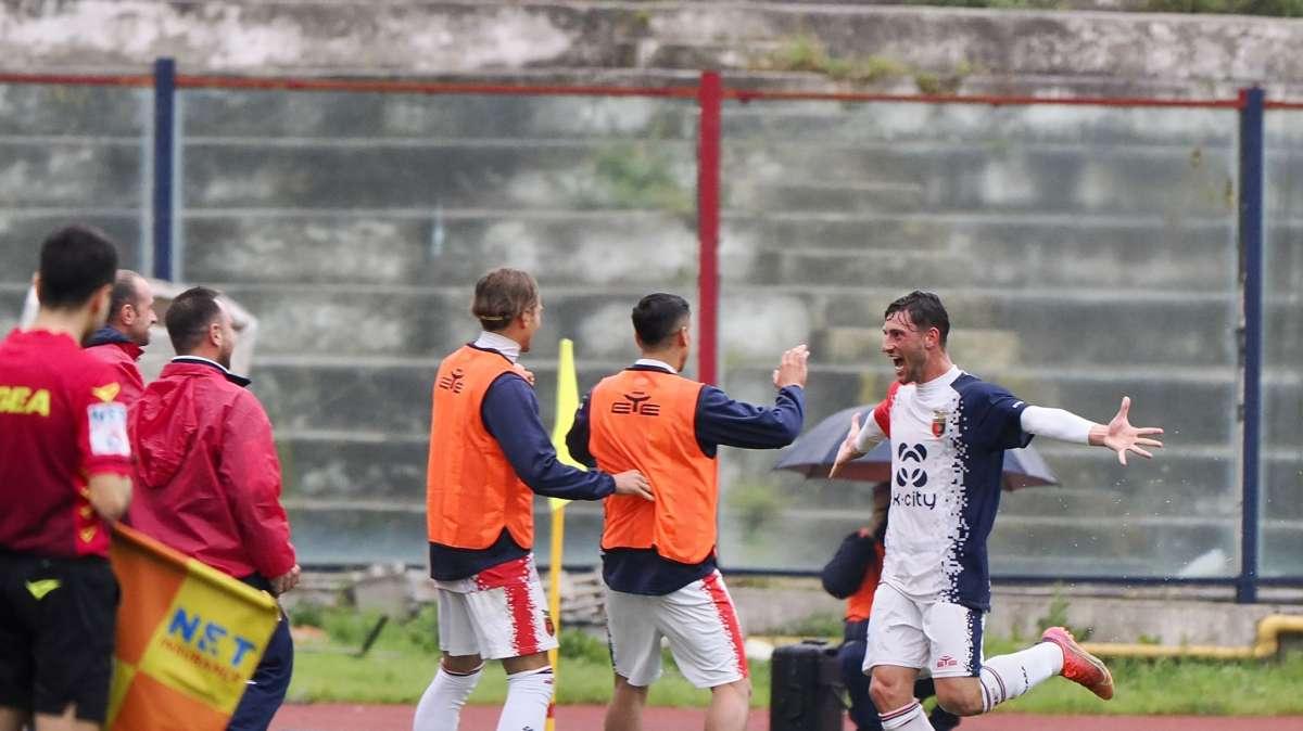 Nicolau allo scadere regala una boccata d'ossigeno: Casertana 3 Lavello 2