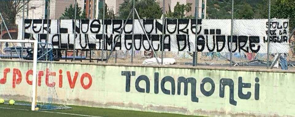 Striscione tifosi