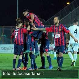 Esultanza rossoblu gol Matute