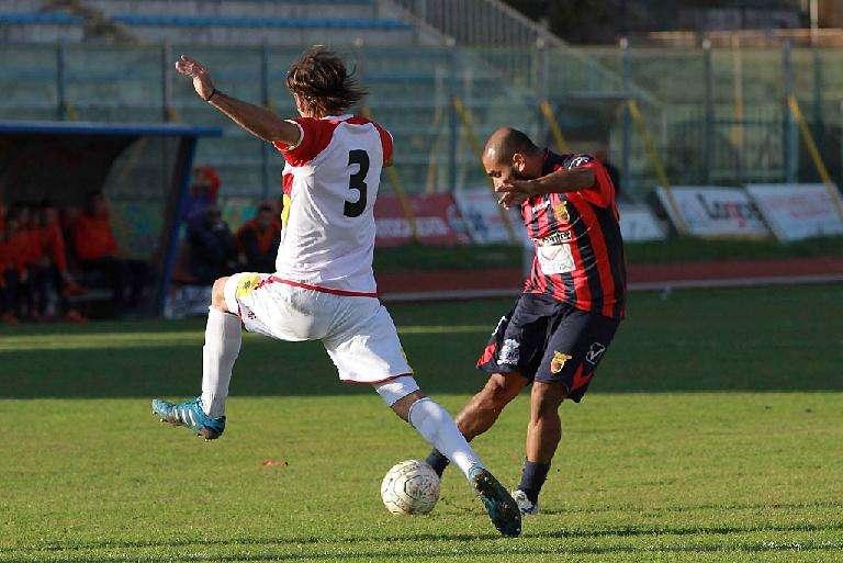 FORMAZIONI UFFICIALI - Sorpresa (obbligata) in avanti per Romaniello, cambia anche Legrottaglie