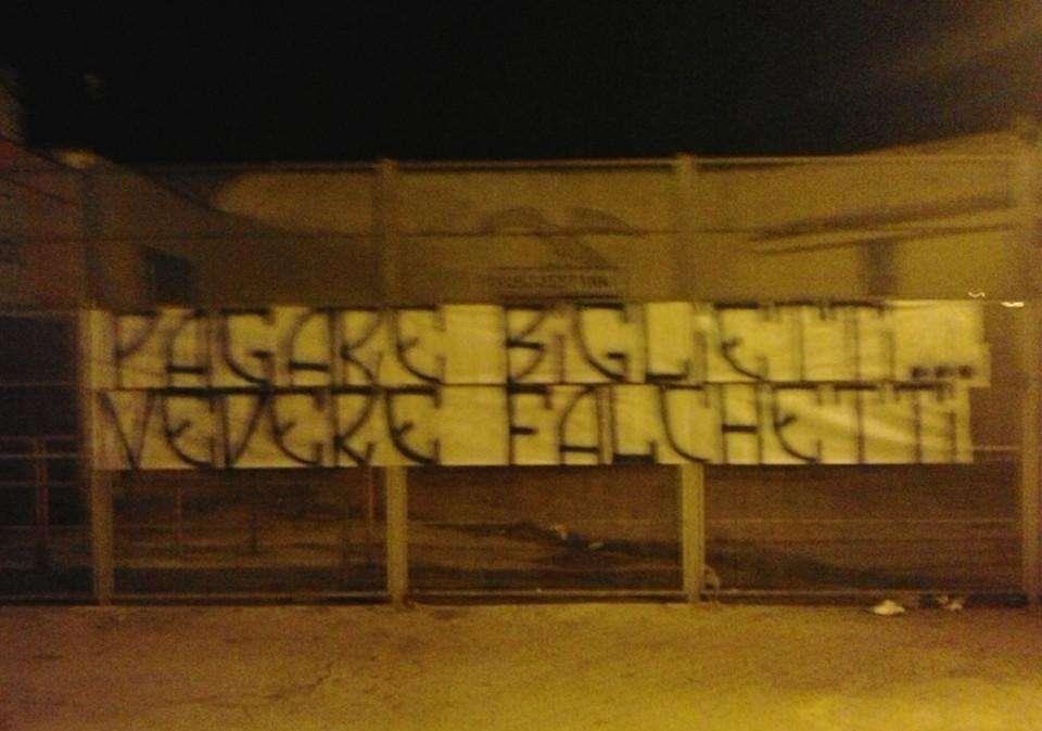 striscione fuori al Pinto