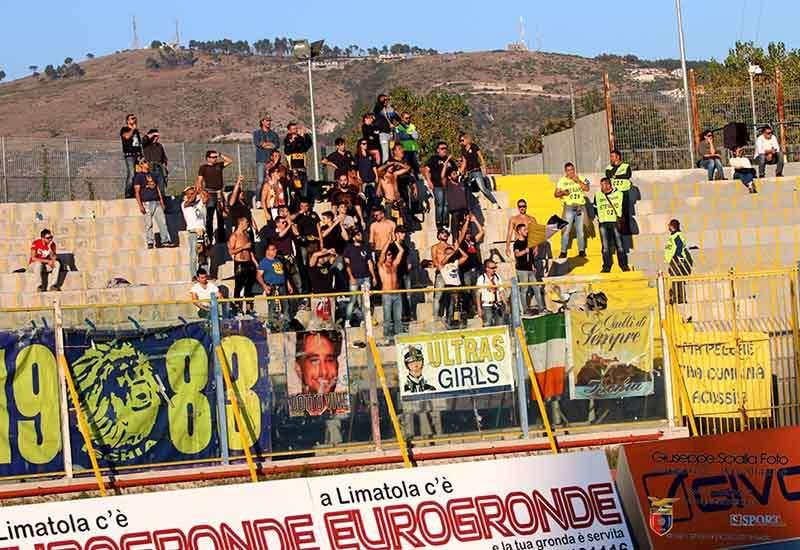 I tifosi dell'Ischia