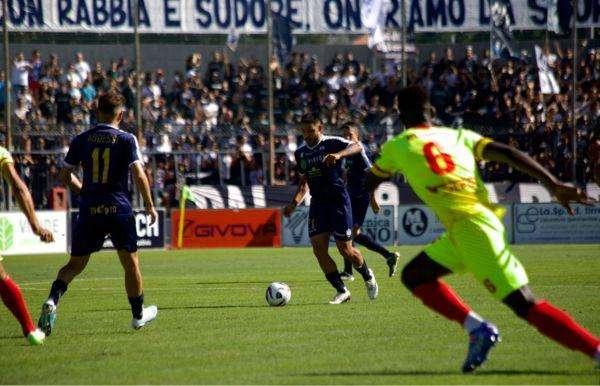 Cavese-Atletico Uri 0-1: prestazione horror, fischi meritati dal "Lamberti"