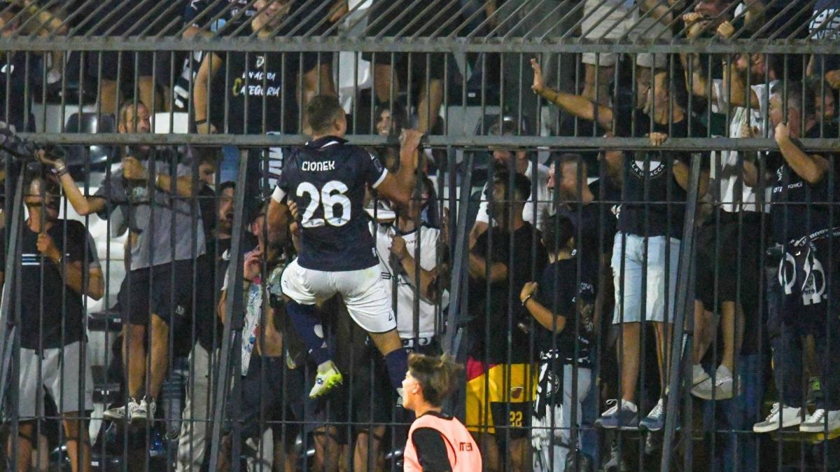 Tris biancoblù al Lamberti. La Cavese batte il Cerignola per 3-1