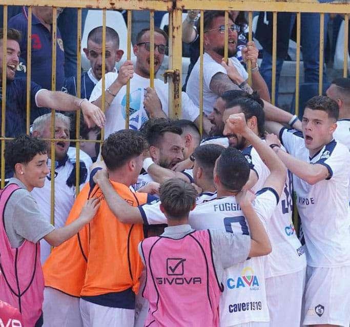 La Cavese asfalta la Nocerina per 6-1. Sarà spareggio con il Brindisi per conquistare la Serie C