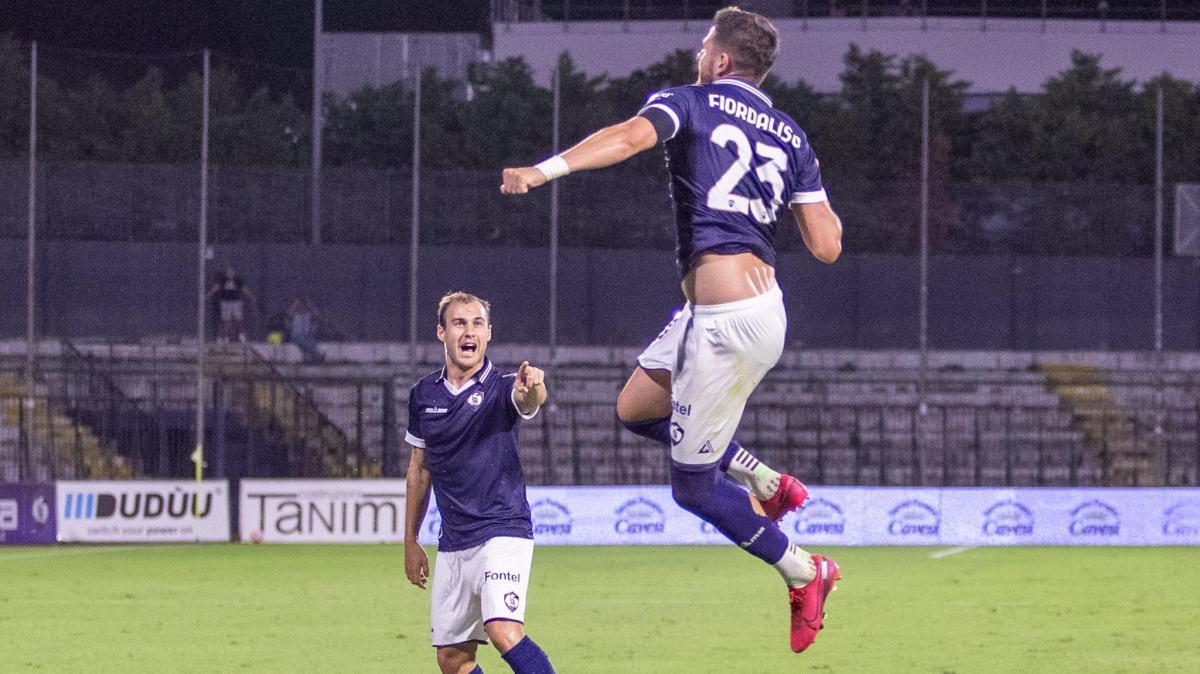 Cavese-Sorrento 2-3: blufoncé ko al Lamberti, non basta la reazione nella ripresa