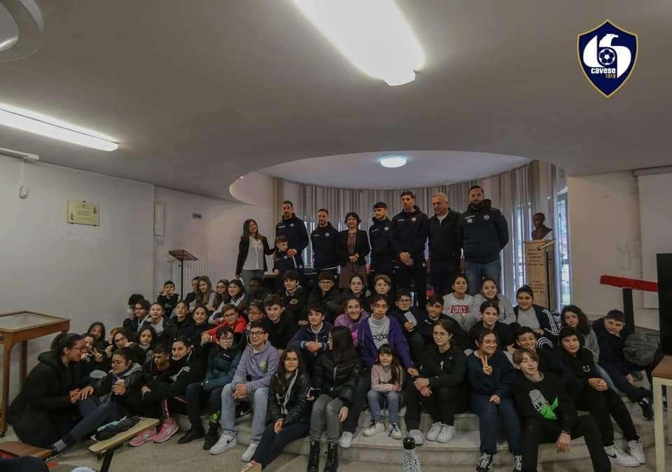 "Marzo mese della Legalità": alunni e calciatori a confronto nelle scuole