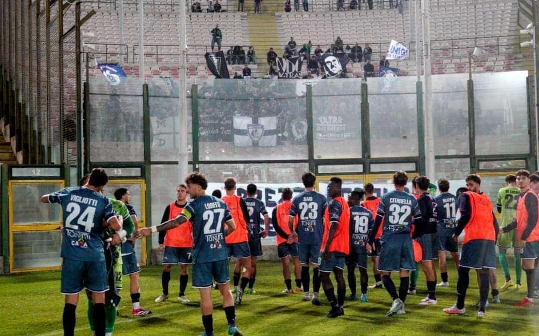 Le pagelle della Cavese: a segno tutto l'attacco, bene i subentrati 