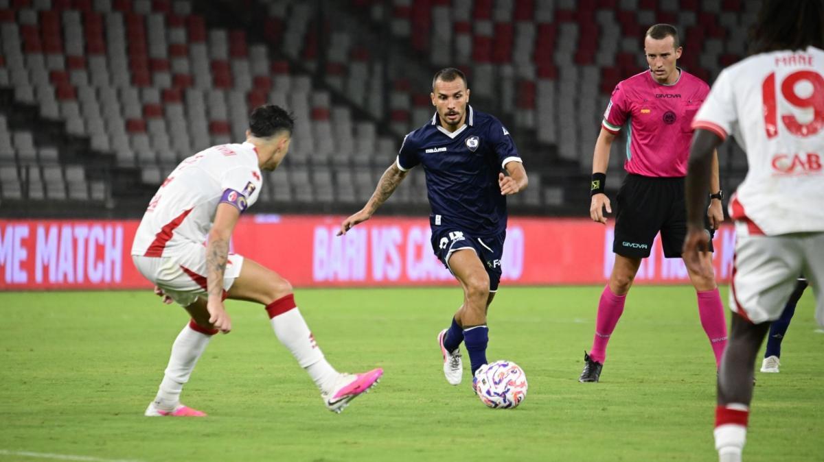 Inizia con una sconfitta il campionato della Cavese: il Bari batte 3-0 gli aquilotti