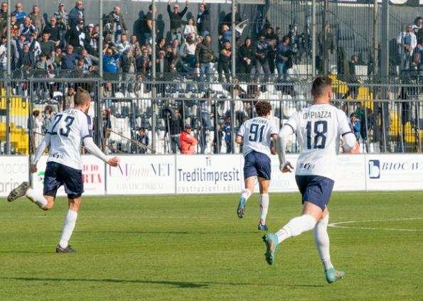 Bomber Di Piazza protagonista assoluto: "Dedico la vittoria a Catello Mari"