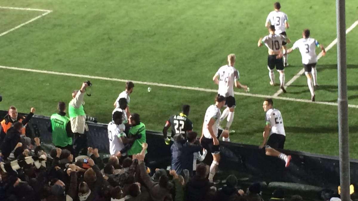 Tutto il Cesena sotto la curva