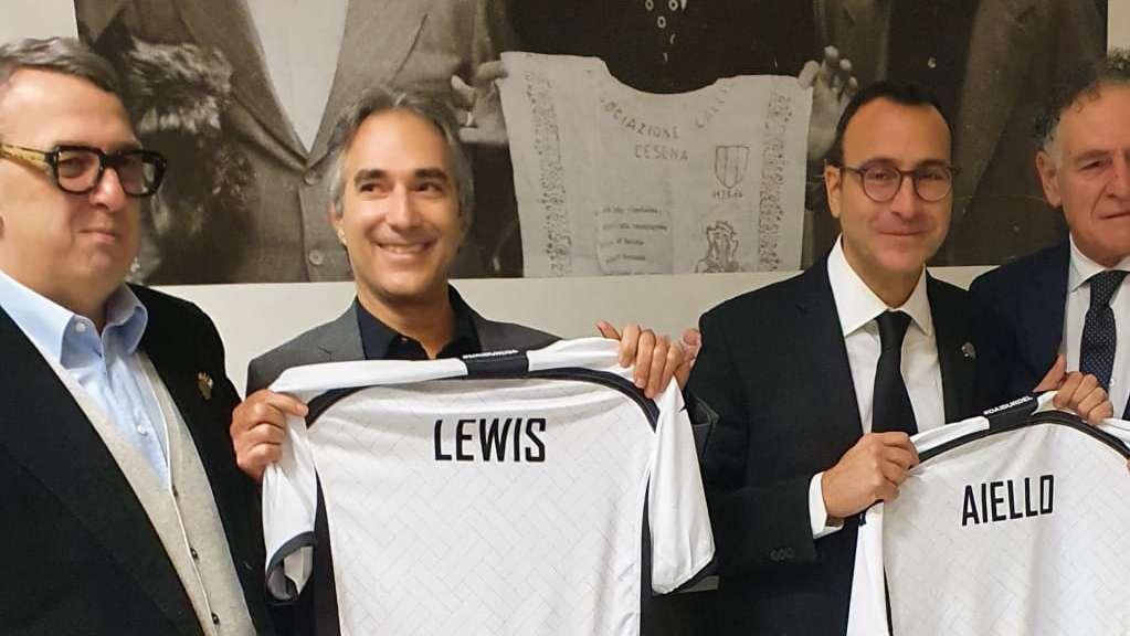 LIVE Aiello e Lewis si presentano alla città - le prime dichiarazioni