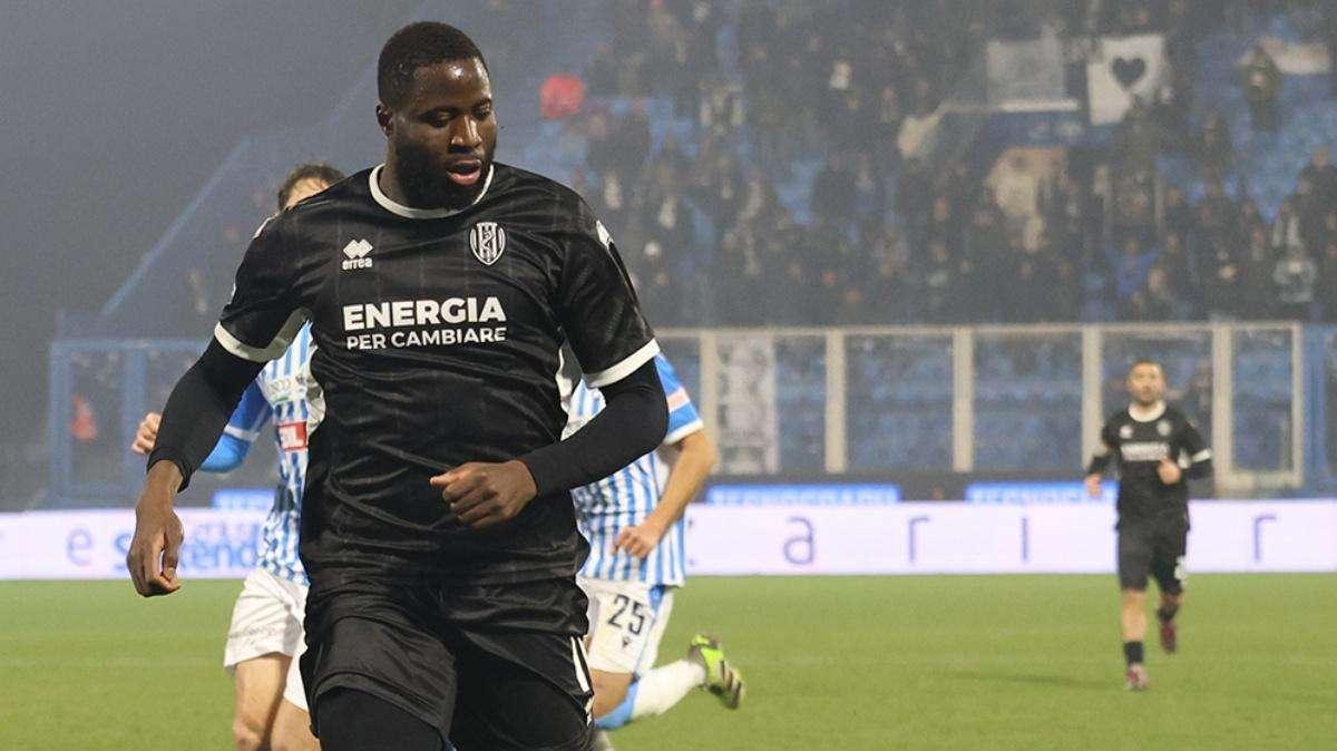 Carrarese-Cesena 3-2 | Follia Ogunseye, ma è giornata storta per (quasi) tutti