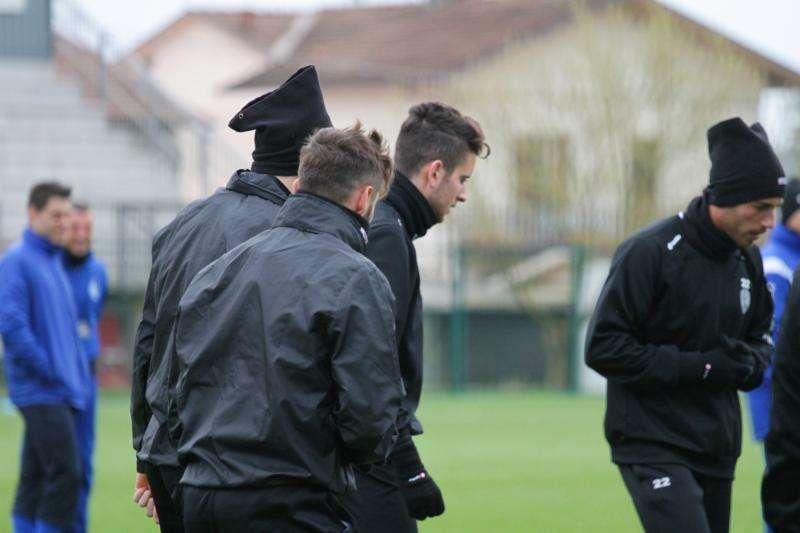 Prove di 3-5-2 per mister Camplone